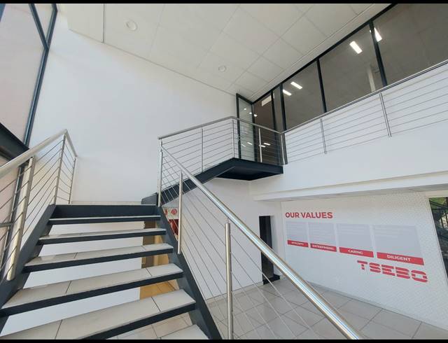 1,050M² WAREHOUSE TO LET IN NORTH RIDING